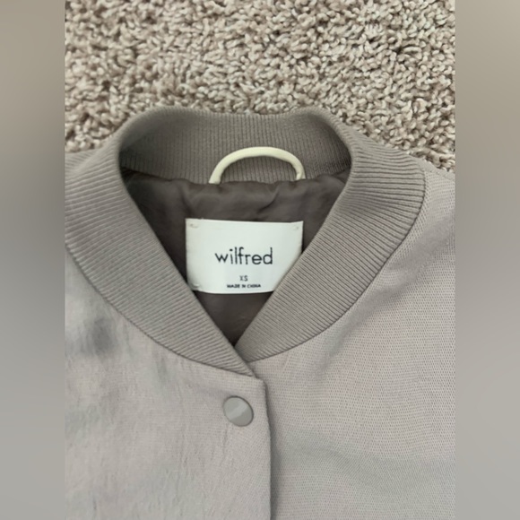 Aritzia Bomber Jacket - Picture 3 of 3